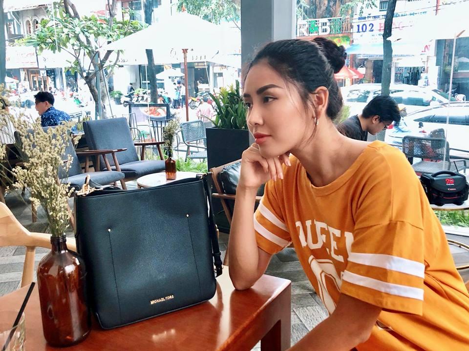 Khoe ảnh giường chiếu, Linh Chi ỡm ờ: Lưng trần này của ai?-7