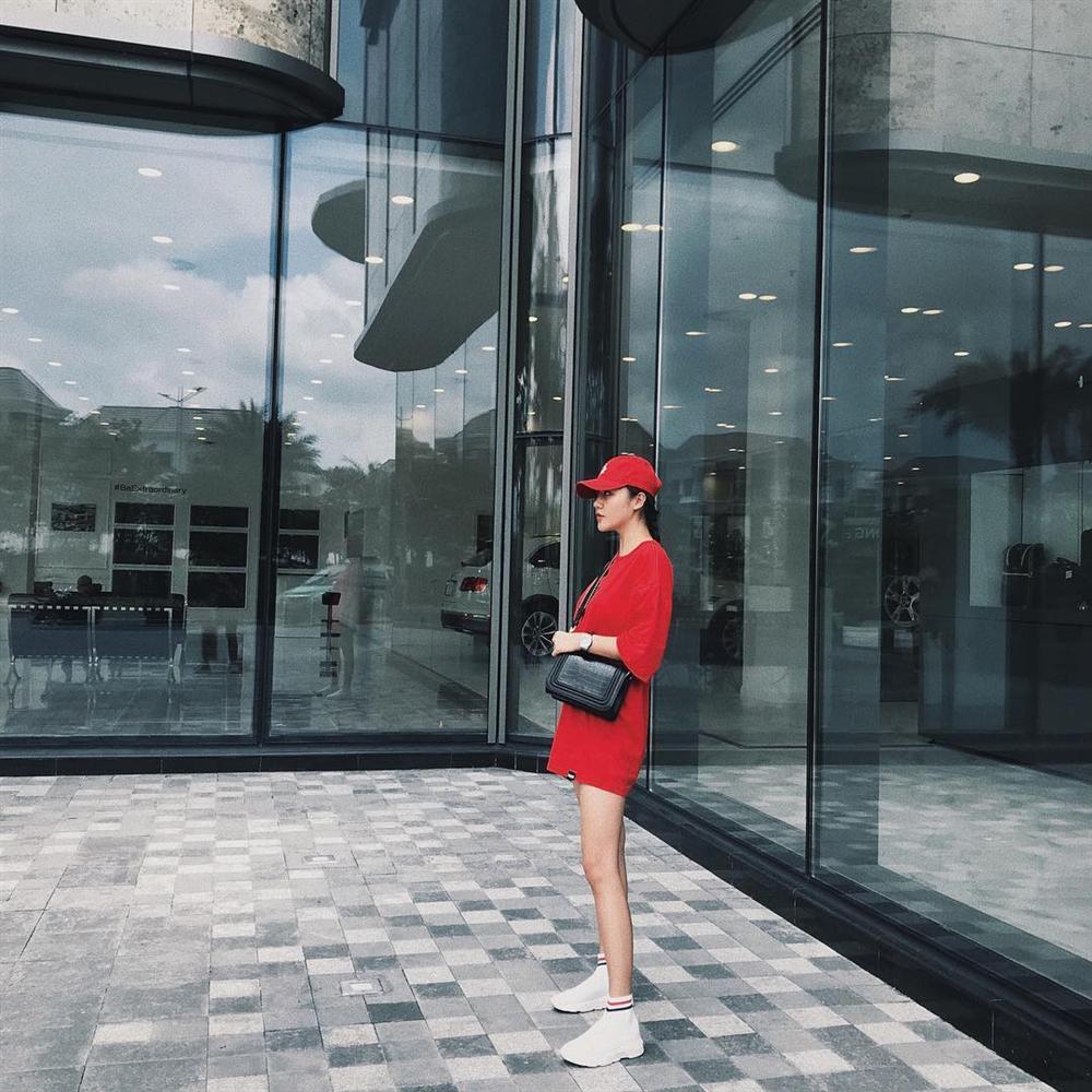 Khoe ảnh giường chiếu, Linh Chi ỡm ờ: Lưng trần này của ai?-10