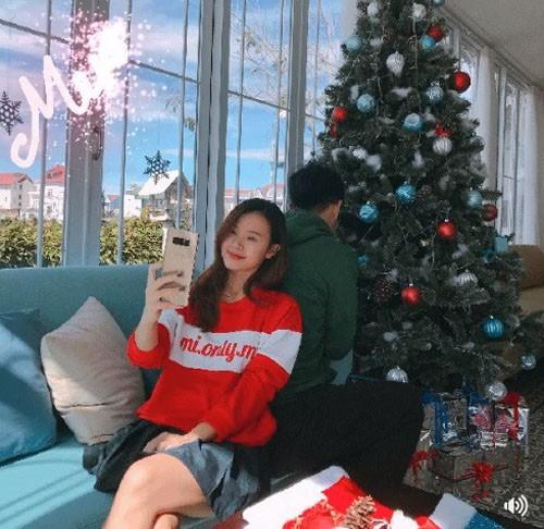 HOT: Lộ thiệp cưới in hình Midu và Harry Lu tổ chức ngày 25 /8 tới đây-3