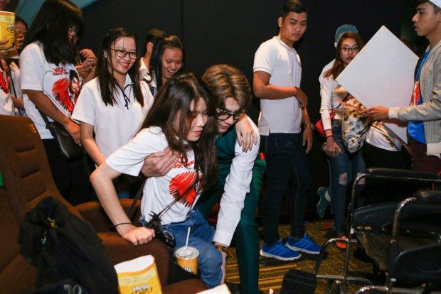 Clip: Chiều fan đến mức không cần hình tượng, có mấy người được như Noo Phước Thịnh?-4