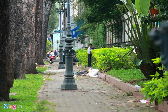 Đề xuất phạt nguội, bêu tên người tiểu bậy ở Sài Gòn-1