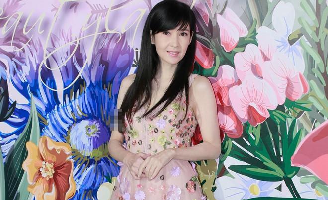 Châu Huệ Mẫn ở tuổi 51: Trẻ đẹp và không con cái-1