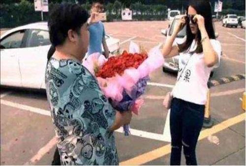 Thiếu gia lái Lamborghini chặn đường gái xinh tỏ tình... và cái kết đắng ngắt-2