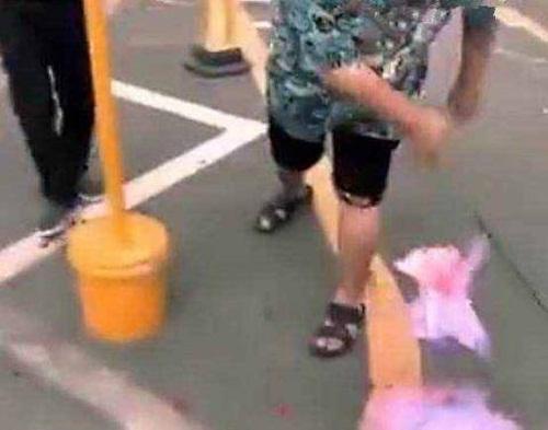 Thiếu gia lái Lamborghini chặn đường gái xinh tỏ tình... và cái kết đắng ngắt-3