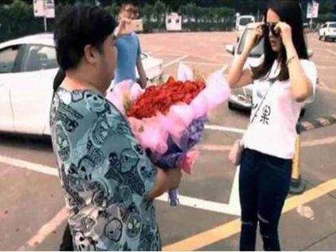 Clip: Nữ sinh đi tỏ tình không dám nhìn thẳng mặt crush và cái kết ngoài sức tưởng tượng-1