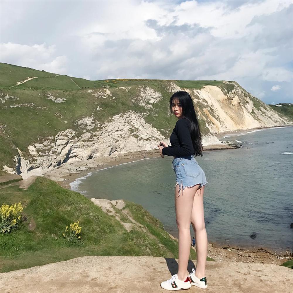 Hotgirl thế hệ mới sinh năm 2000, cao 1,7 m và đang du học ở Anh-3