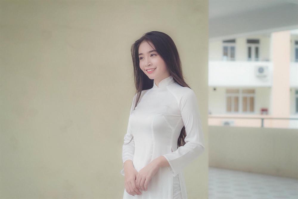 Hotgirl thế hệ mới sinh năm 2000, cao 1,7 m và đang du học ở Anh-4