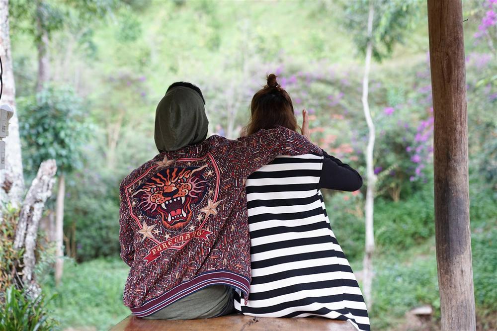 Quấn quít như mới yêu giữa Đà Lạt đẹp quên sầu, Khánh Thi - Phan Hiển dập tan nghi án rạn nứt-11