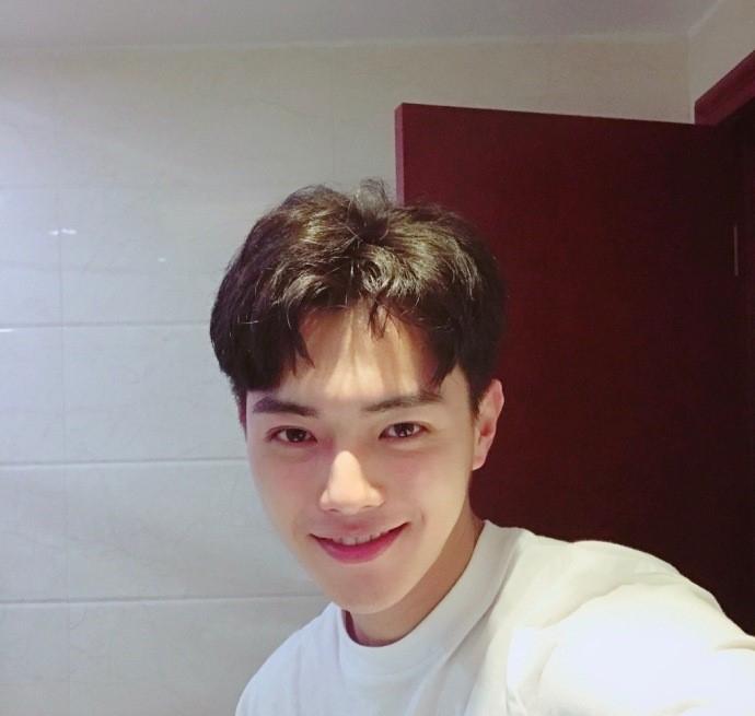 Loạt ảnh hồi đi học của Hứa Khải chứng minh Phú Sát Phó Hằng Diên Hi Công Lược đẹp trai từ trứng nước-9