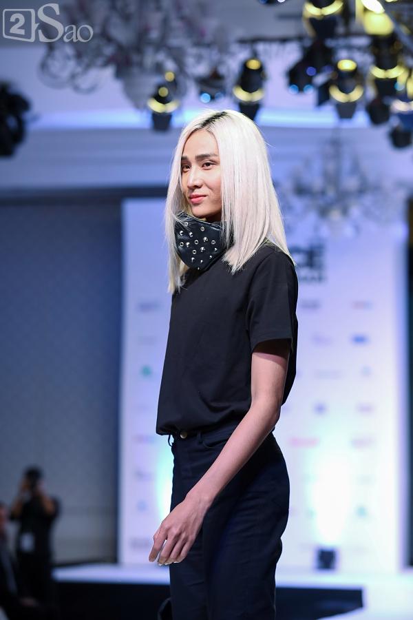 Chỉ mới vào top 36 nhưng thí sinh The Face trình diễn catwalk ra dáng người mẫu chuyên nghiệp lắm rồi-3