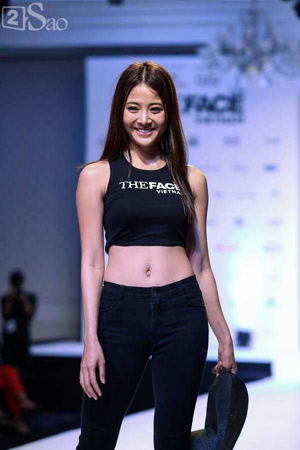 Chỉ mới vào top 36 nhưng thí sinh The Face trình diễn catwalk ra dáng người mẫu chuyên nghiệp lắm rồi-18