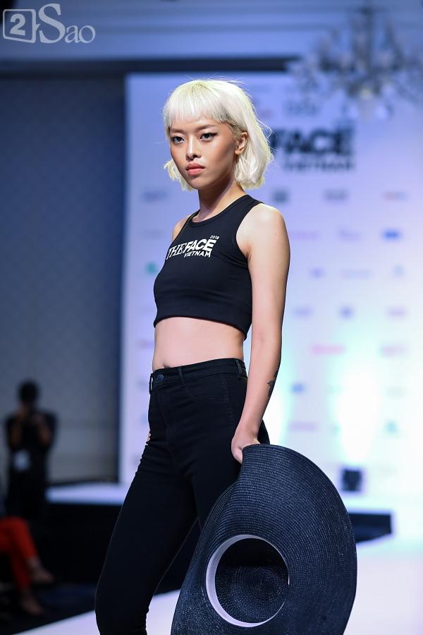 Chỉ mới vào top 36 nhưng thí sinh The Face trình diễn catwalk ra dáng người mẫu chuyên nghiệp lắm rồi-20