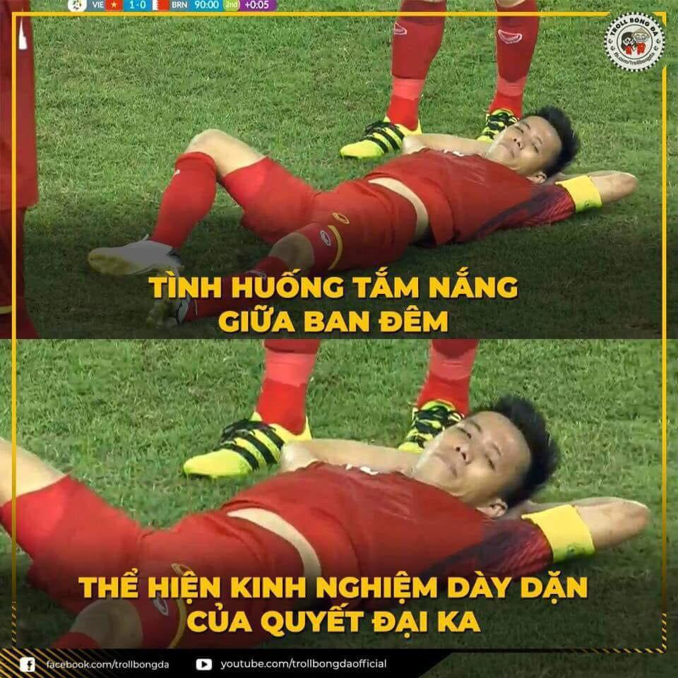 Ảnh chế: Văn Quyết có ăn vạ câu giờ đâu, chỉ muốn lạc trôi để xem Diên Hi một tí thôi mà-2