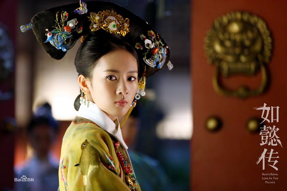 Cao Quý Phi đình đám trong Như Ý truyện hóa ra ngoài đời từng bị con trai vua Càn Long Trương Quốc Lập đánh ghen chảy máu mắt-2