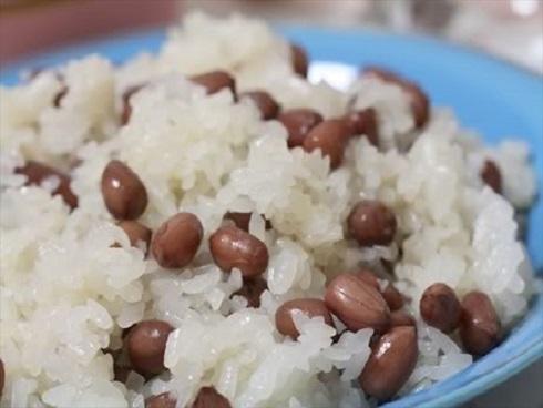 Cách làm xôi ngũ sắc đẹp mắt cho ngày rằm tháng 7-5