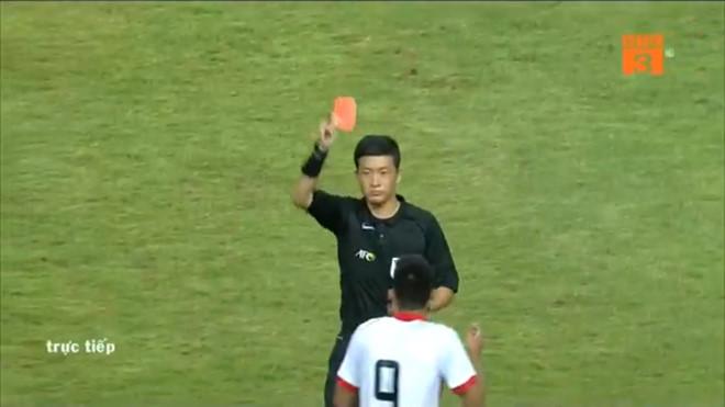 Dân mạng tìm kiếm soái ca trọng tài sau chiến thắng của Olympic Việt Nam-2