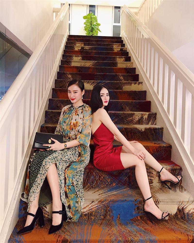 Em gái Angela Phương Trinh sexy đọ sắc bên chị gái-1