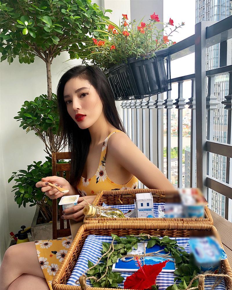 Em gái Angela Phương Trinh sexy đọ sắc bên chị gái-5