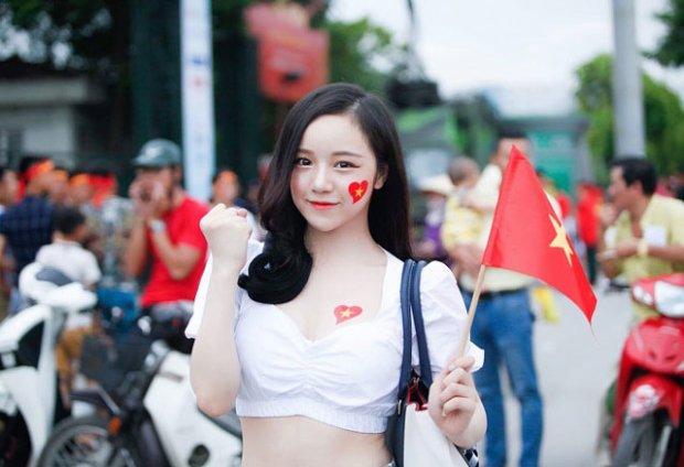 Báo Hàn phát cuồng trước vẻ đẹp nóng bỏng của ‘hot girl ngủ gật’ sau kỳ tích U23 Việt Nam-2
