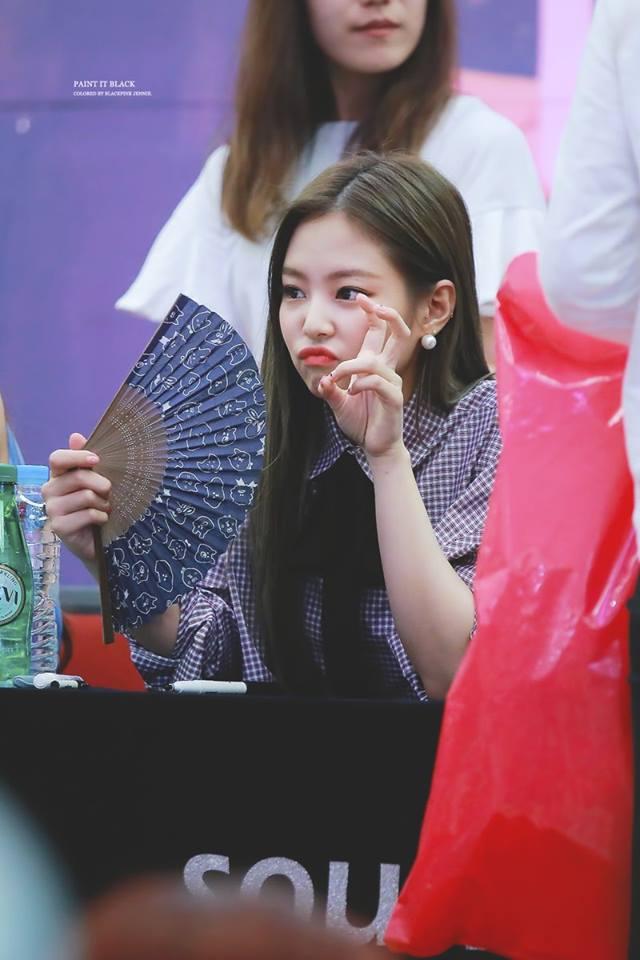 50 sắc thái biểu cảm cực yêu của công chúa sang chảnh Black Pink Jennie-13