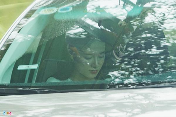 Trường Giang, Nhã Phương về quê thắp hương tổ tiên sau lễ đính hôn-3