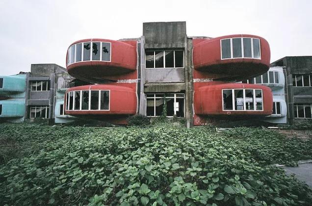 Khu nghỉ dưỡng cao cấp đóng cửa chỉ sau 2 năm khởi công vì hàng loạt cái chết bí ẩn-4