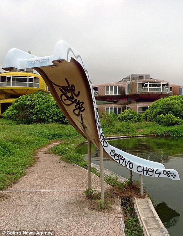 Khu nghỉ dưỡng cao cấp đóng cửa chỉ sau 2 năm khởi công vì hàng loạt cái chết bí ẩn-9