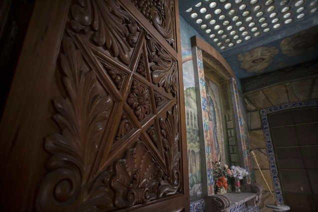 Lời nguyền bí ẩn về khách sạn ma ám bỏ hoang 50 năm giữa phố cổ-6