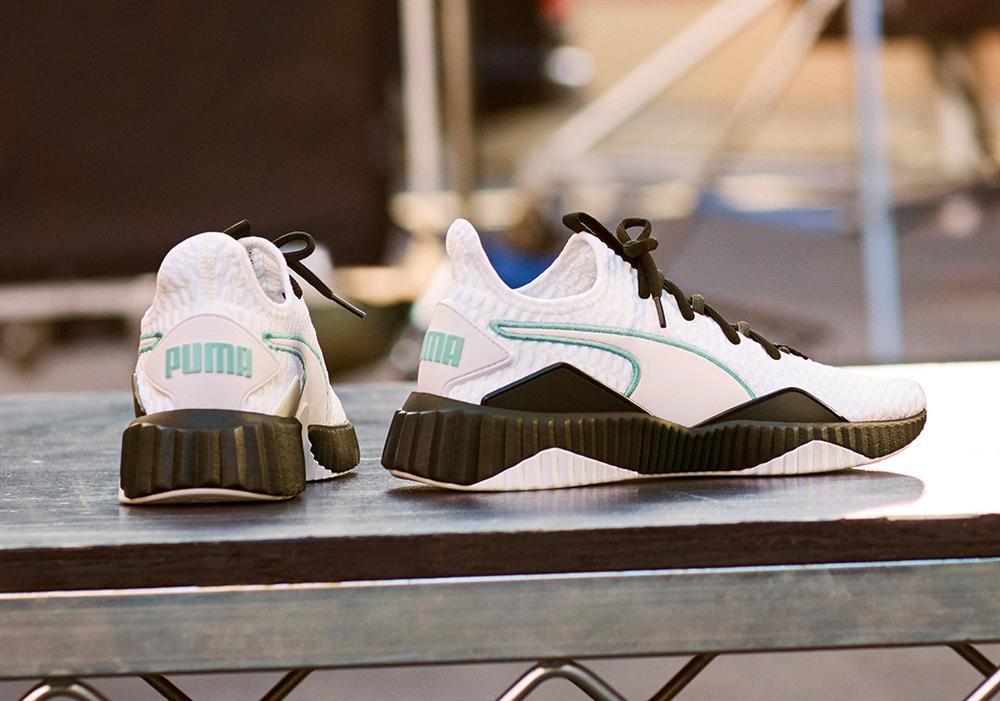 Mua liền một lúc 7 đôi giày sneakers hàng hiệu nhưng Ngọc Trinh đọc tên hãng thì sai be bét-1