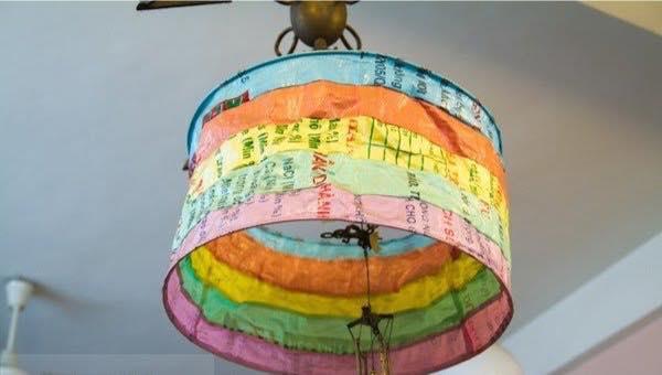 Đừng bao giờ nghĩ bao tải cám, phông bạt, làn đi chợ của Việt Nam là kém sang nhé!-9