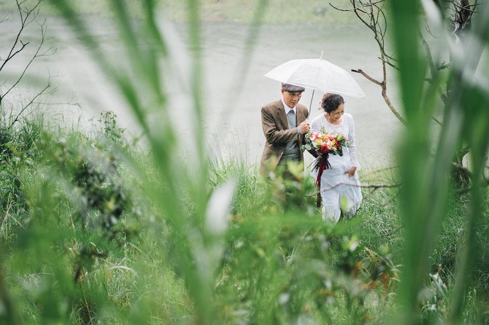 Cặp U60 chưa một lần chụp ảnh cưới và khoảnh khắc giới trẻ bảo nhau mình chạy dài chẳng kịp-3