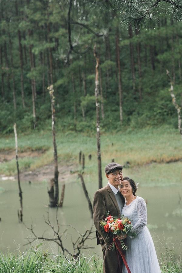 Cặp U60 chưa một lần chụp ảnh cưới và khoảnh khắc giới trẻ bảo nhau mình chạy dài chẳng kịp-11