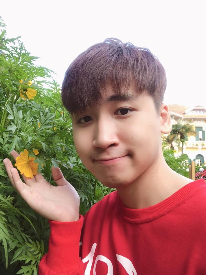 Than thở tăng cân nhưng điều mỹ nhân Quỳnh Búp Bê gây chú ý là để người lạ có hành động nhạy cảm lên vòng 1-4