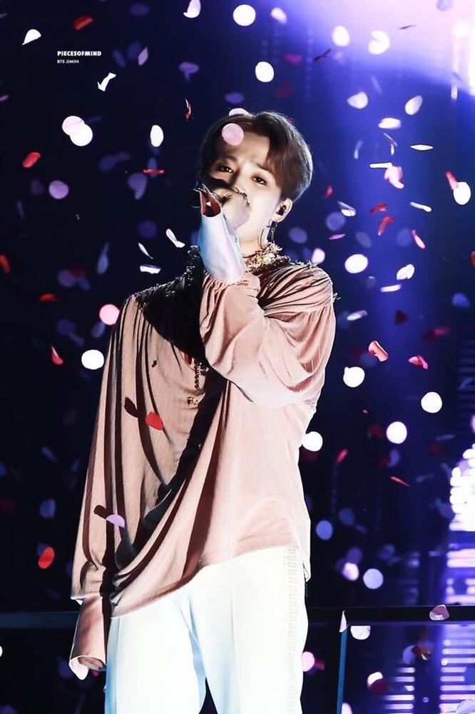 Lập vô số kỷ lục với ca khúc mới, BTS khởi động tour diễn hoành tráng-5