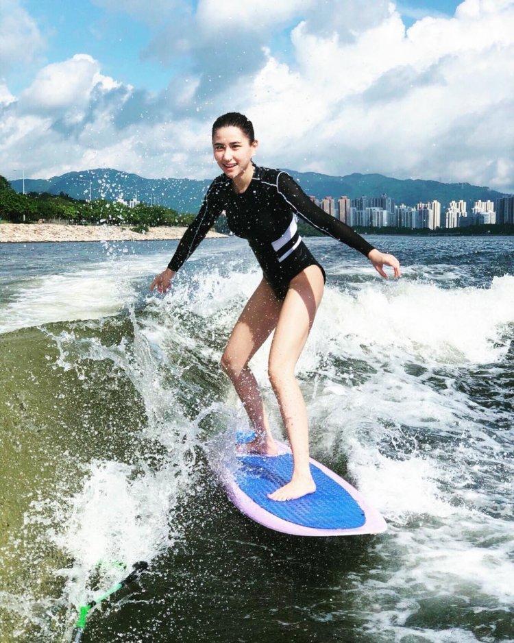 Vẻ đẹp ngọt ngào của ái nữ trùm sòng bạc đang hẹn hò cậu ấm nhà Thành Long-19