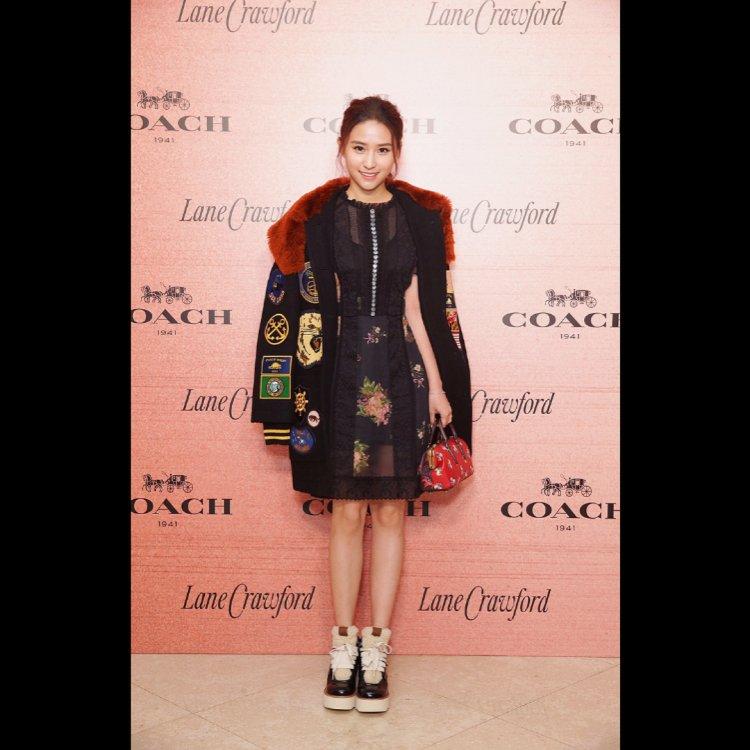 Vẻ đẹp ngọt ngào của ái nữ trùm sòng bạc đang hẹn hò cậu ấm nhà Thành Long-22