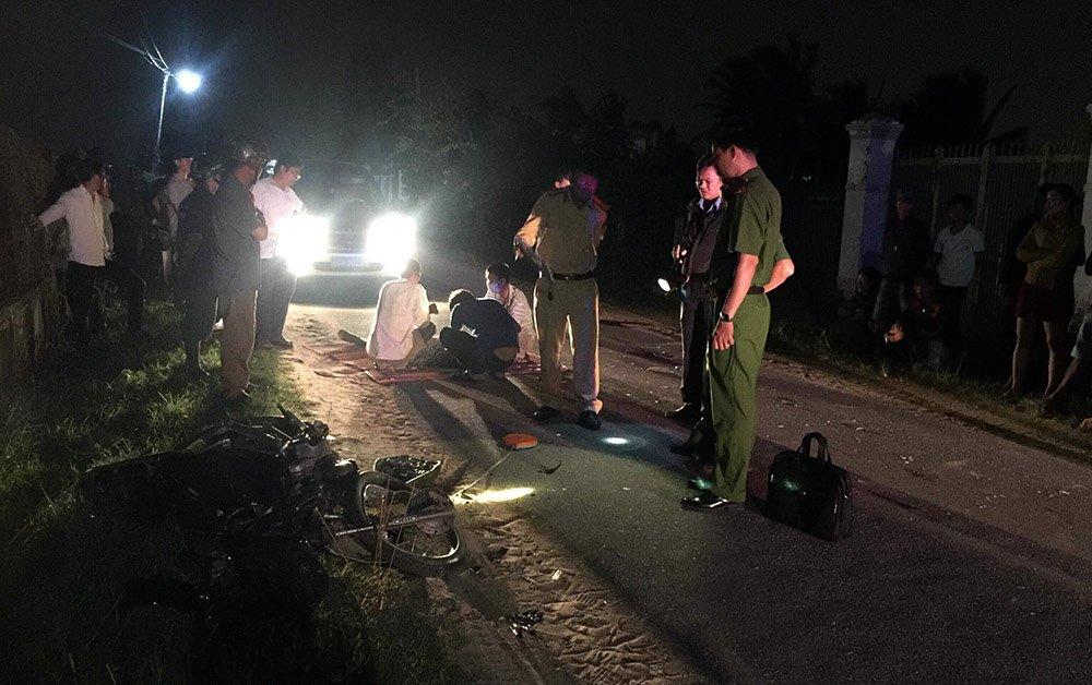 Đối đầu xe máy trên đường làng, 2 thanh niên chết thảm-1