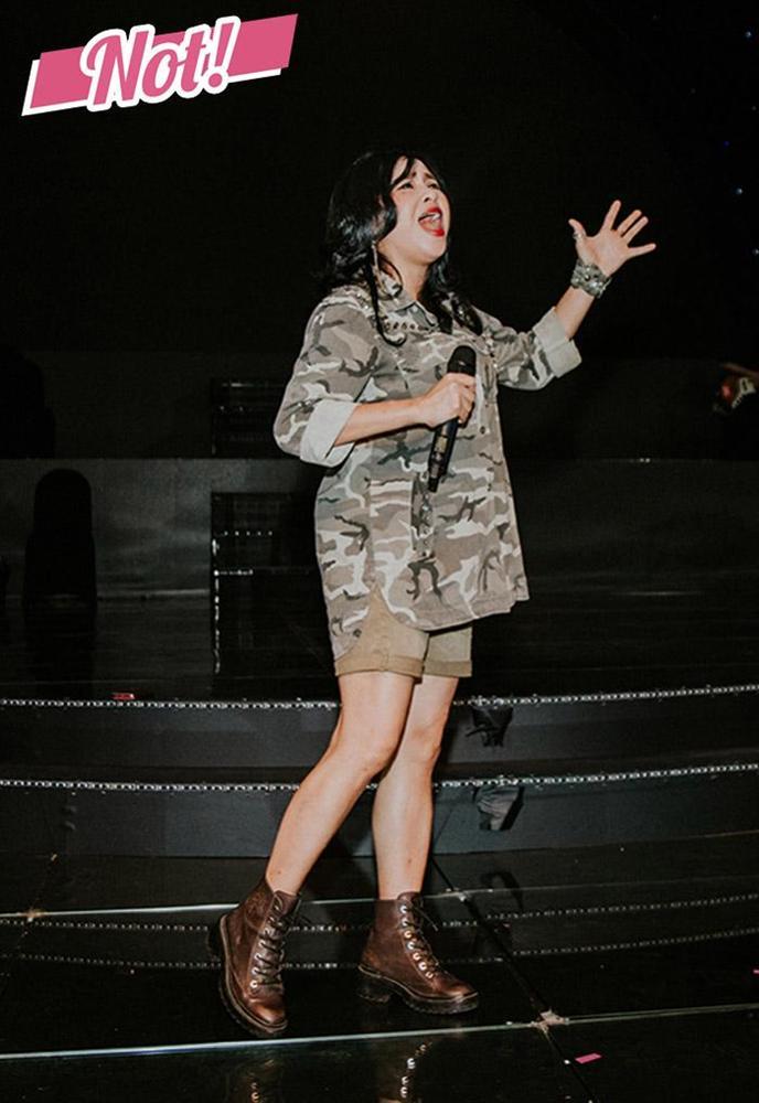 Đỗ Mỹ Linh già như bà thím - Minh Hằng y chang đèn lồng di động đứng đầu TOP SAO MẶC XẤU tuần qua-5