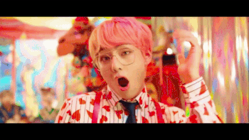 Những chi tiết thú vị bạn có thể bỏ qua trong MV IDOL của BTS-3