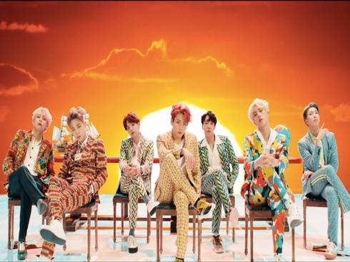 Những chi tiết thú vị bạn có thể bỏ qua trong MV 'IDOL' của BTS
