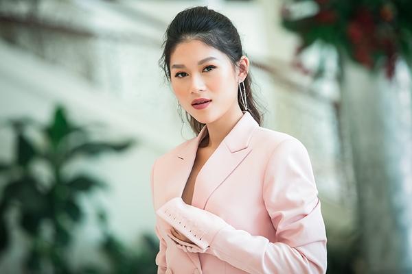 Lộ diện vương miện 1,8 tỷ đồng dành cho đại diện Việt Nam thi Miss Earth 2018-12
