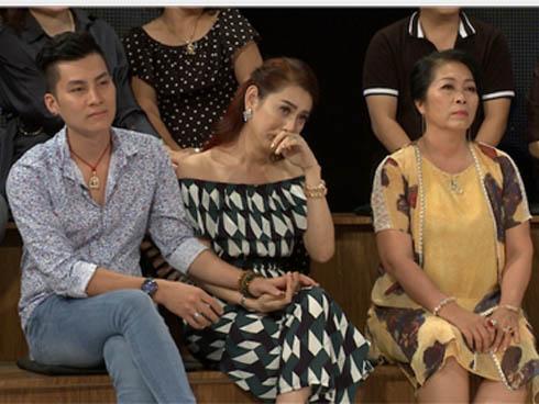 Bố mẹ và ông xã tháp tùng Lâm Khánh Chi sang Thái Lan thuê người sinh con tránh hậu quả... mất chồng-6