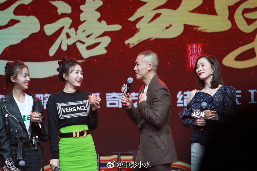 Ngô Cẩn Ngôn bật khóc với Hứa Khải trong tiệc mừng Diên Hi công lược-4