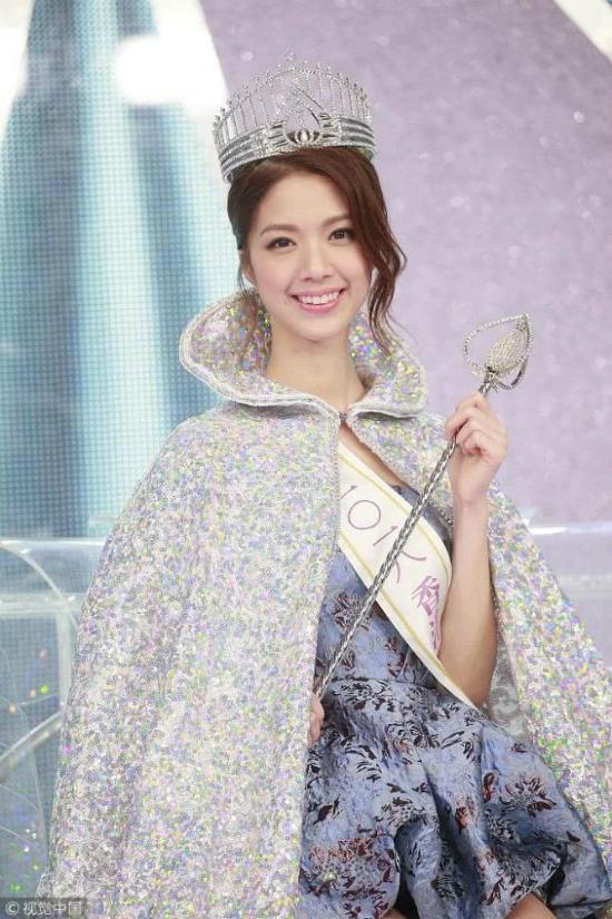 Tân Hoa hậu Hong Kong để lộ nội y phút đăng quang vì mặc váy quá ngắn-5
