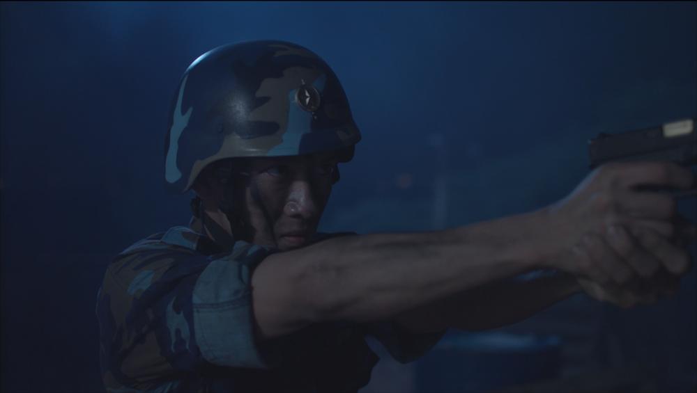 Những hình ảnh đầu tiên về Hậu duệ mặt trời bản Việt: Khả Ngân hôn Song Luân đắm đuối-2