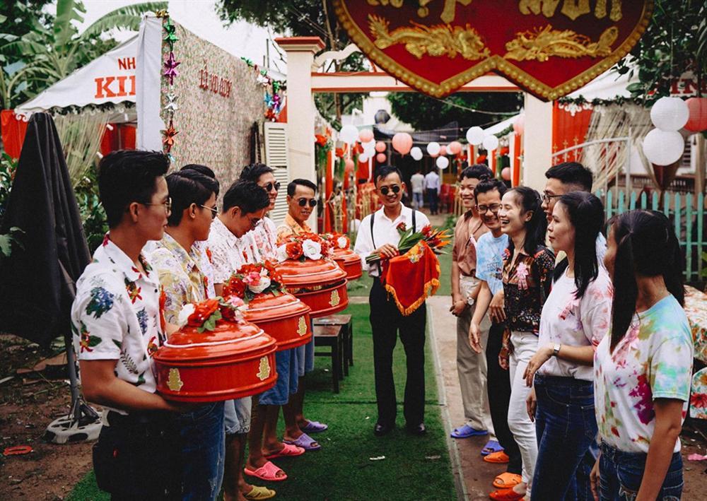 Đôi trẻ An Giang mượn quần áo cha mẹ tái hiện đám cưới những năm 80-6