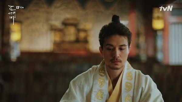 Phim Hàn nào cũng vậy, nhân vật hễ xuyên không là thiếu muối hẳn!-5