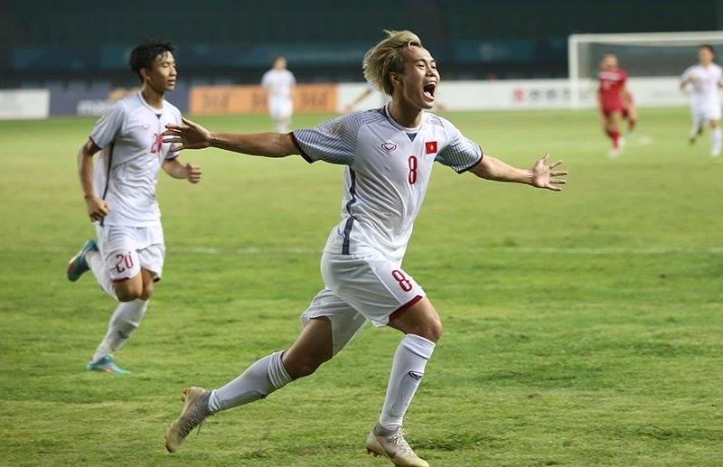 Văn Toàn U23 Việt Nam ghi bàn lịch sử làm giới trẻ rủ nhau đi nhuộm tóc bạch kim-1