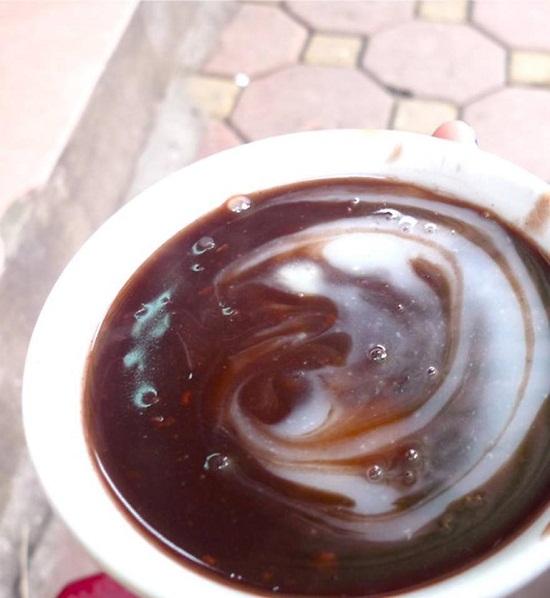 6 quán chè nóng thơm ngon sưởi ấm lòng nổi tiếng ở Hà Nội ngày mưa-5