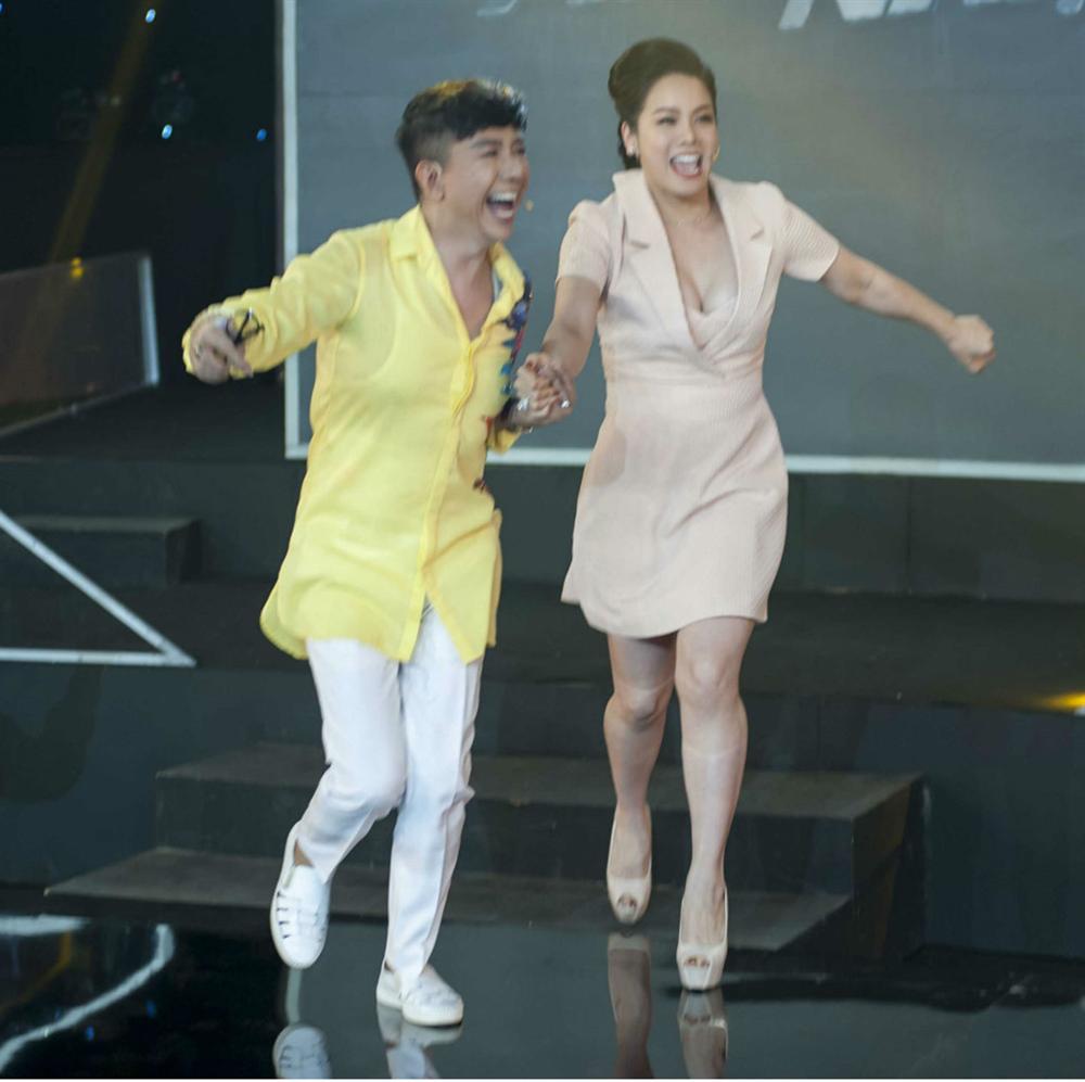 Nhật Kim Anh, Diễm My dừng quay, mừng chiến thắng của Olympic Việt Nam-1